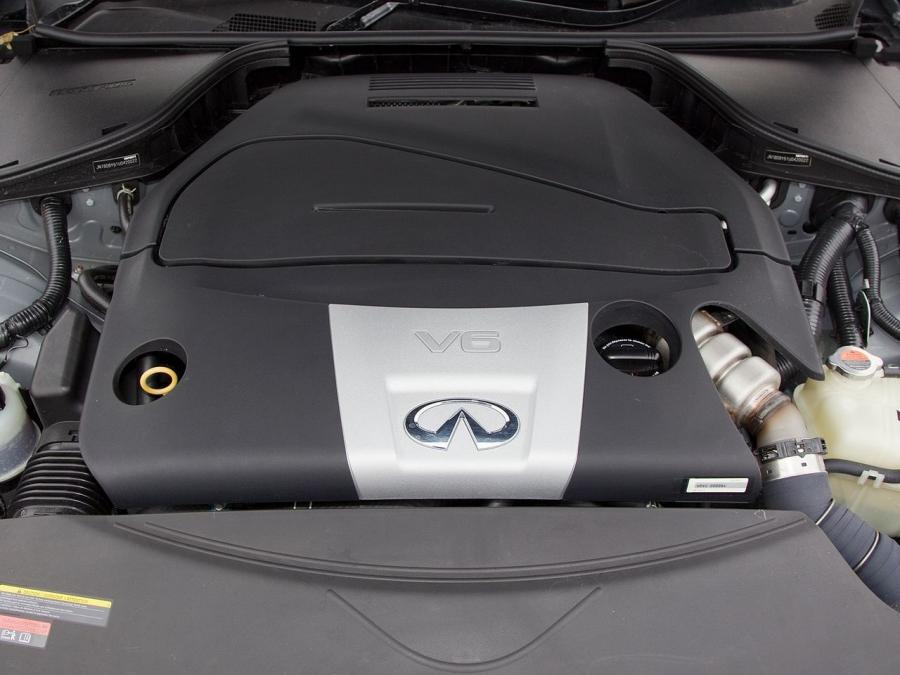  Infiniti M30d S 2010 года  (UK) (фото 14 из 15)